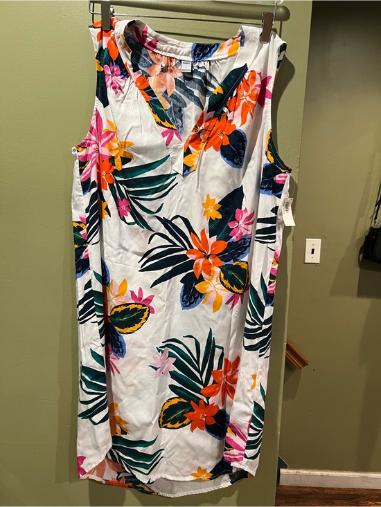 Old Navy Dresses & Skirts - Sleeveless Tropical Floral Midi Dress - White Floral